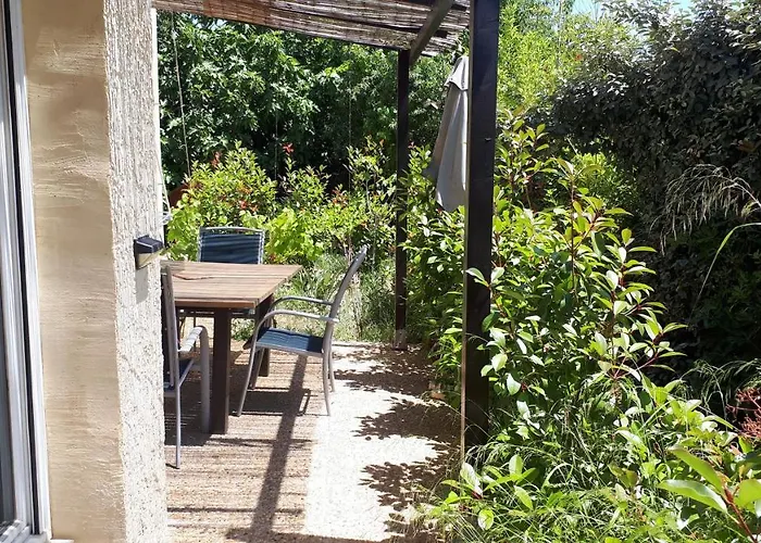 Les Pucines Bis Bas De Villa 29 M2 Luxe Rez De Jardin Climatisation Plein Sud