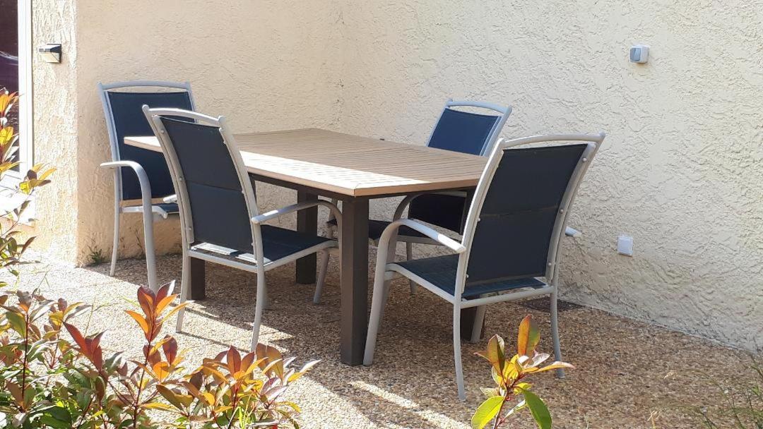 Les Pucines Bis Bas De 29 M2 Luxe Rez De Jardin Climatisation Plein Sud * Six-Fours-les-Plages